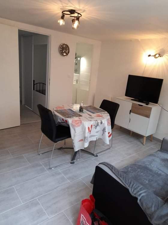 F2 Rdc Promo Cour Courseulles Sur Mer Екстер'єр фото